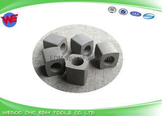 14x14x14x8mm Kawat Suku Cadang EDM Carbide Block Presisi Tinggi Dengan Berbagai Ukuran