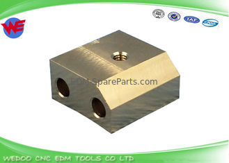 20EC090A401 Block Pusher Energizing 23.5*22*12MM Material Kuningan Bagian EDM Makino