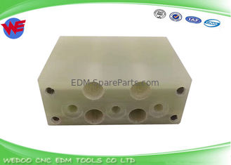 F316 A290-8102-X600 Plat Isolator Kawat Fanuc Atas Bagian EDM a-B Ukuran 27 * 70 * 48H