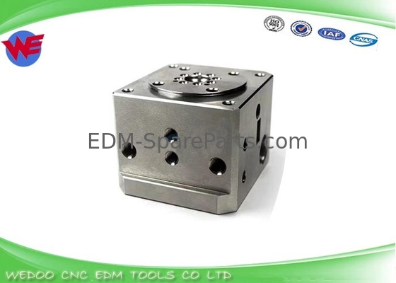 AQ400 AQ600 Guide Holder Block Sodick EDM Parts Die Block L Posisi atas